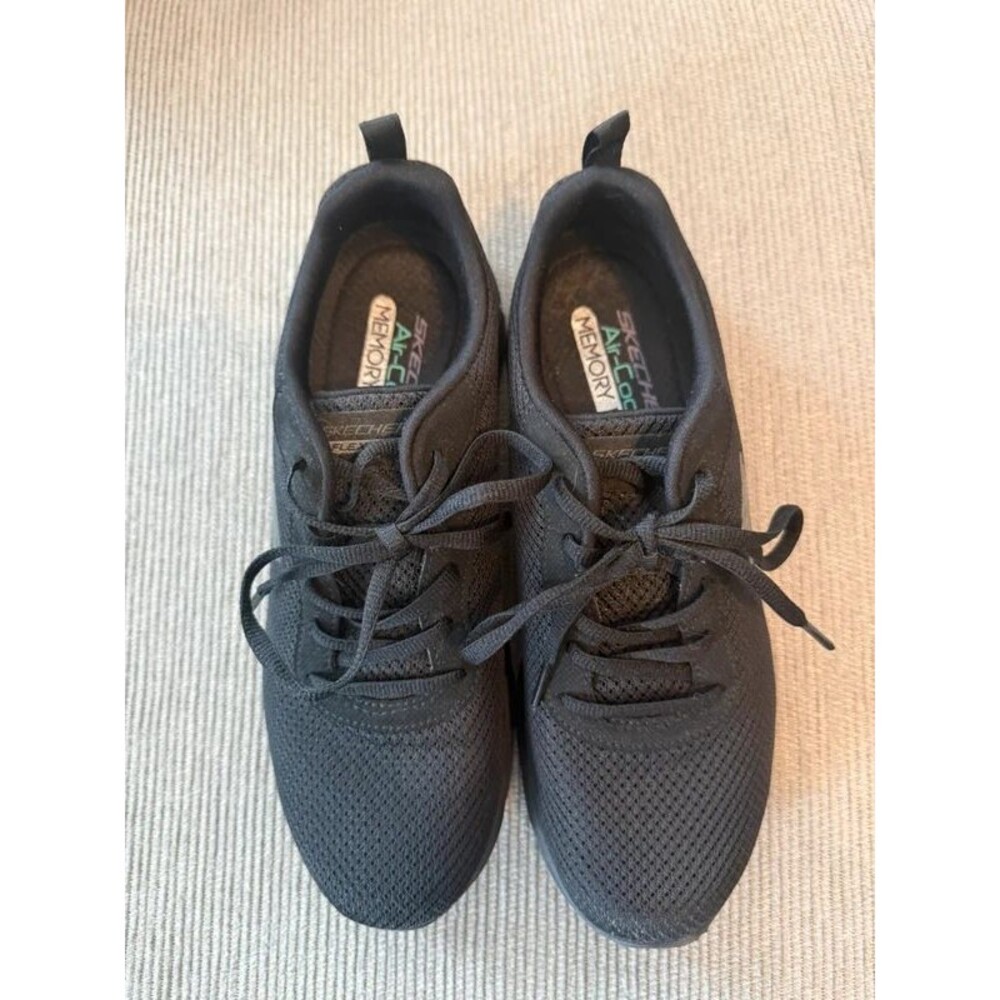 Sketchers Memory Foam Sneaker